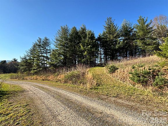 2nd image of 24 Dream Valley Dr #24