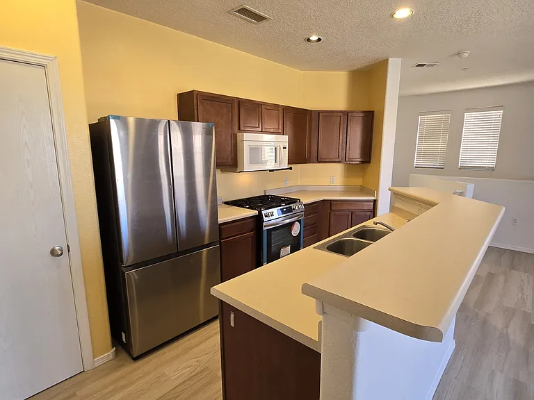 601 Menaul Blvd NE #4406 — Photo 6