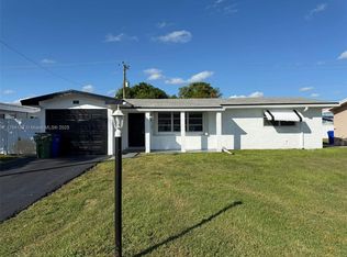 8811 NW 15th Ct, Pembroke Pines, FL 33024