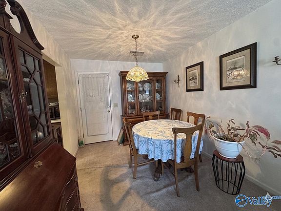5th image of 102 Rosa Lee Dr