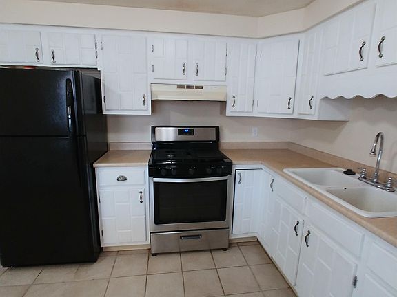 4th image of 5120 Berkley Ct