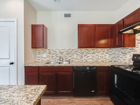 2nd image of 1915 Dartmouth St APT 2021