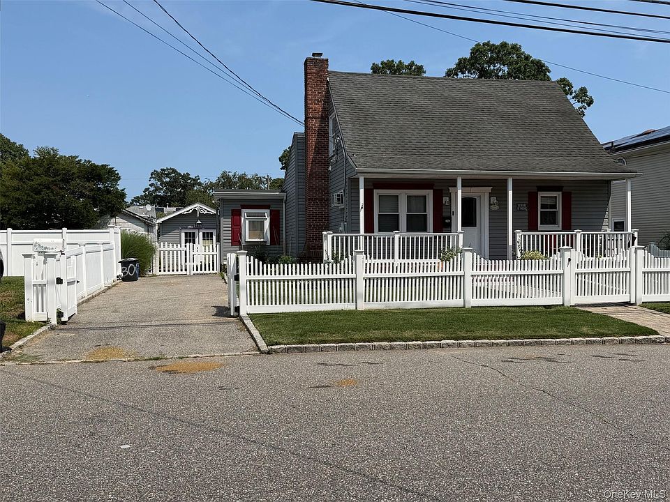 1st image of 300 Beachview Street