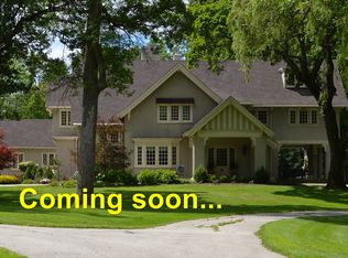 7829 N Regent Rd, Fox Pt, WI 53217