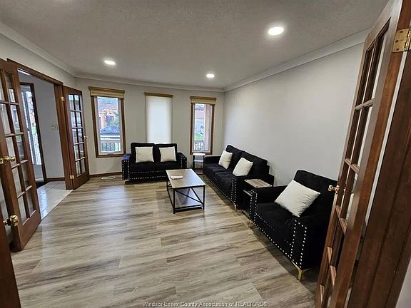 2nd image of 1237 Kenwick Way