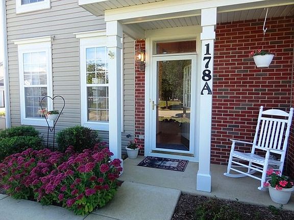 Covered Front Porch/Entry