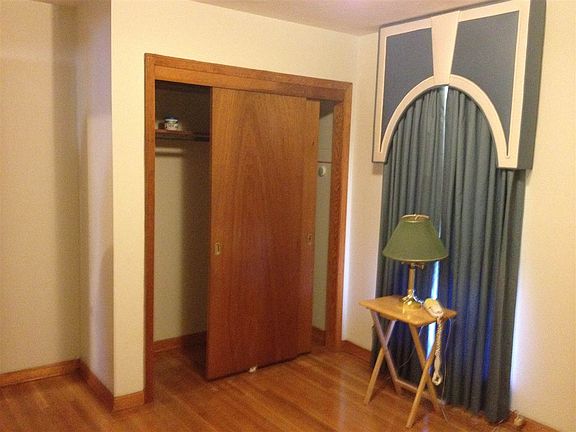 2nd image of 2375 Bridgeport Dr