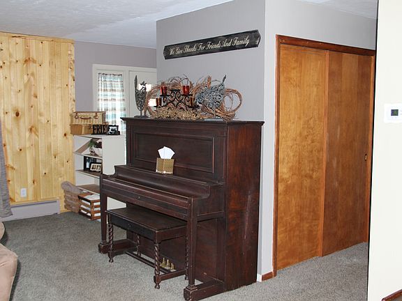 3rd image of 7981 River Ln