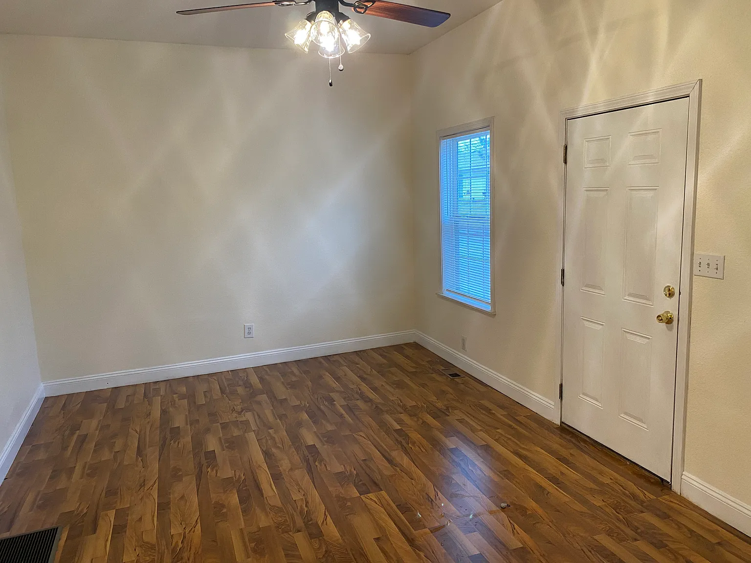 1 bed, 600 sqft, $900 — Photo 3