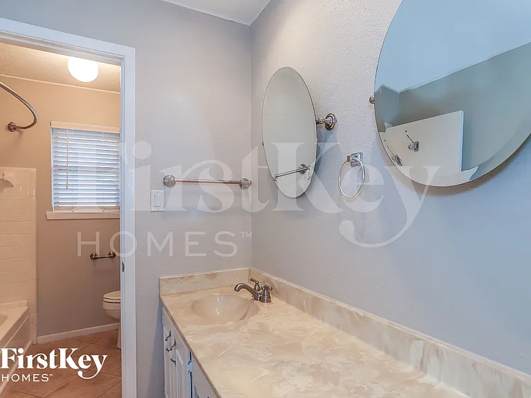 613 W Castle Harbour Dr — Photo 14