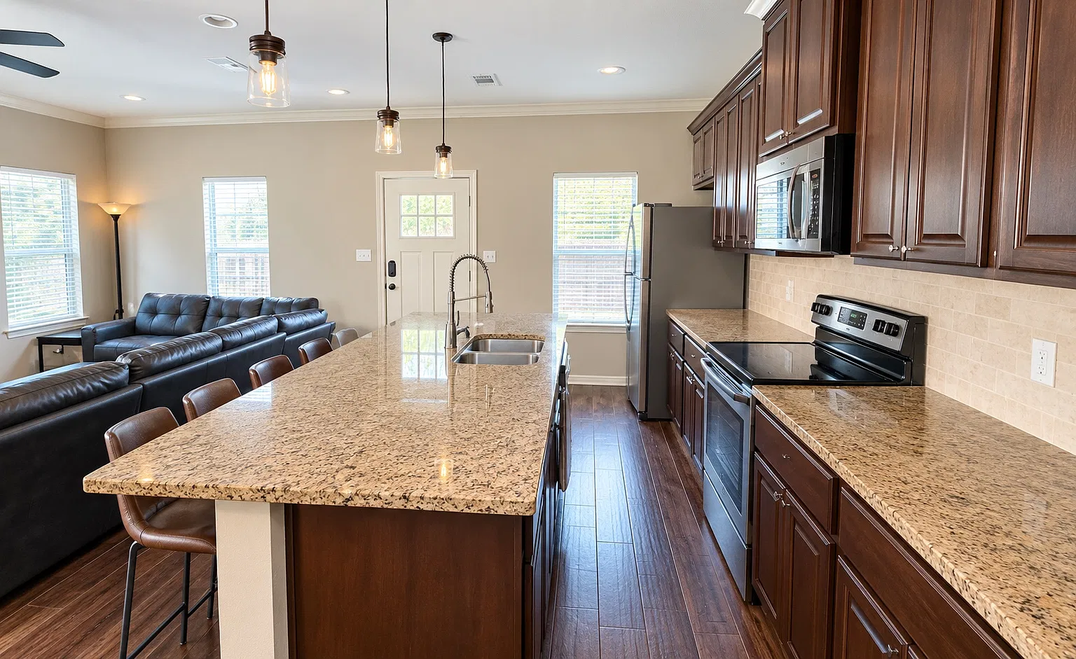 4 bed, 4.5 bath, 1747 sqft, $2,995 — Photo 4