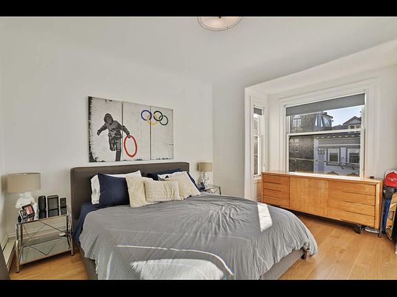 4th image of 2912 Fillmore St