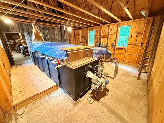 5th image of 52 Maple Hill Road