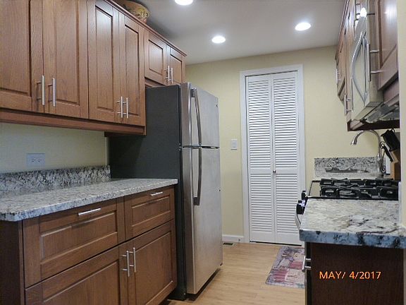 5th image of 1940 Kenilworth Cir APT G