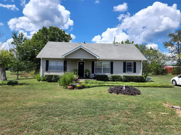 705 1st St, Talihina, OK 74571