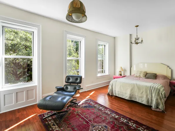 252 Jackson Street image 10 of 15