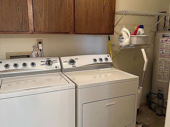 5th image of 690 E Vicksburg Ct