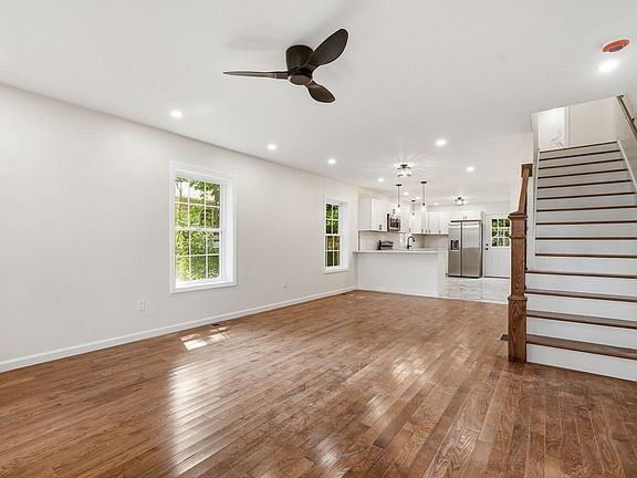 5th image of 44-42 Gilbert Ave