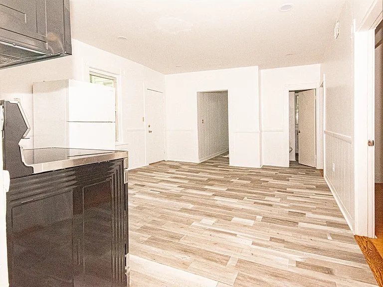 20 N Manchester St #2 — Photo 4