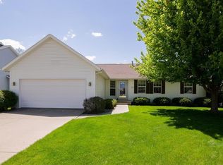 7511 Cattail Ct NE, Cedar Rapids, IA 52402