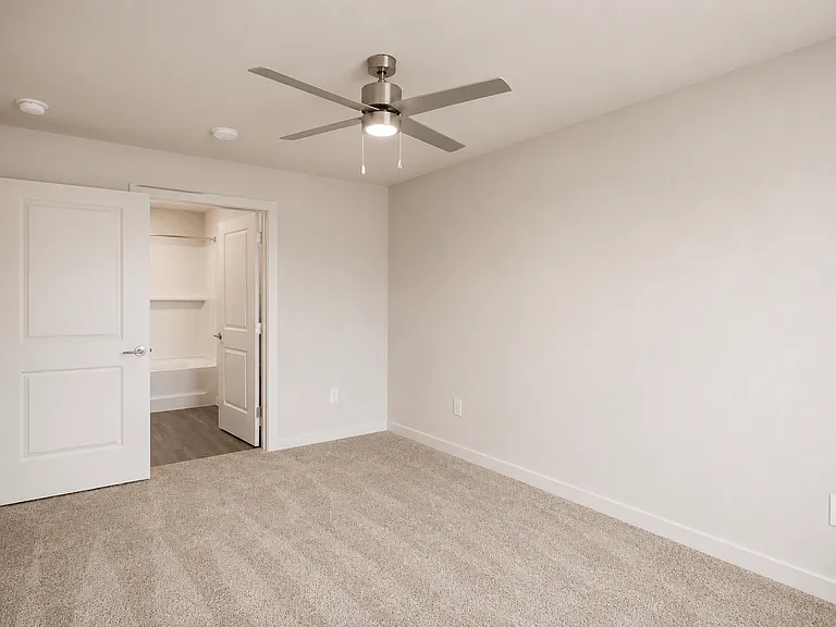 Hill View Heights — Photo 14