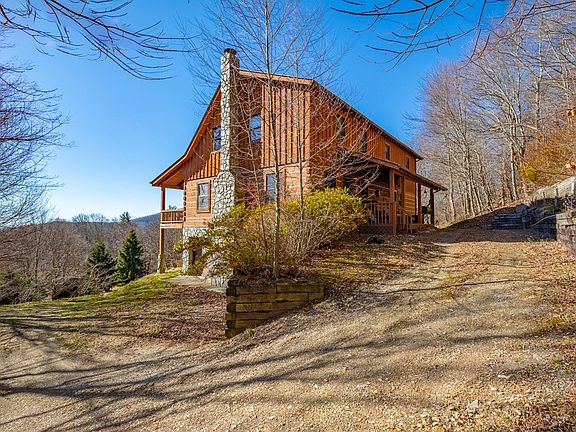 3rd image of 848 Black Rock Mountain Ln