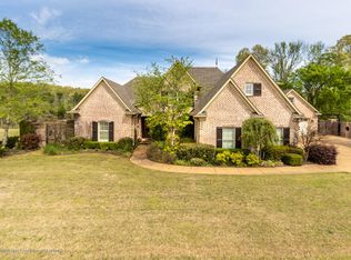 1881 Linden Dr, Nesbit, MS 38651