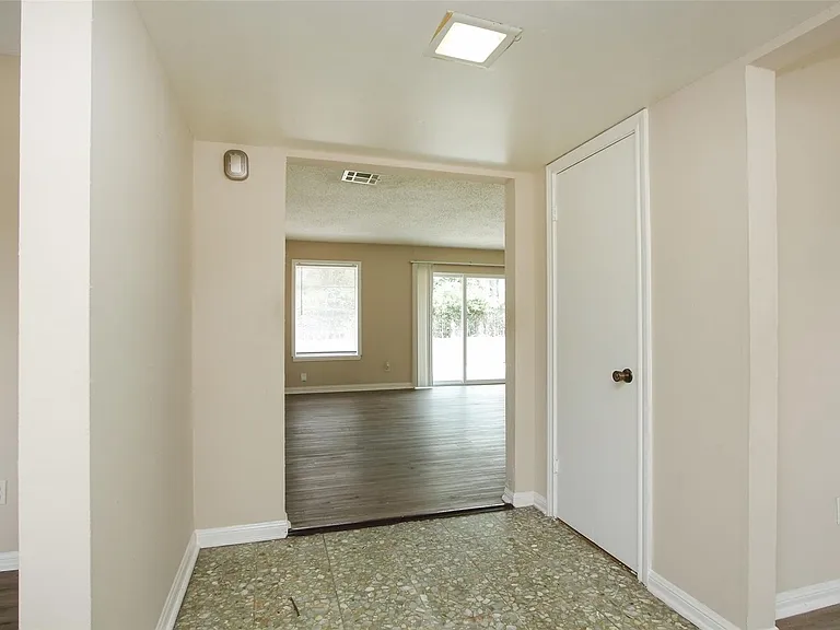 6406 Ashton St — Photo 4