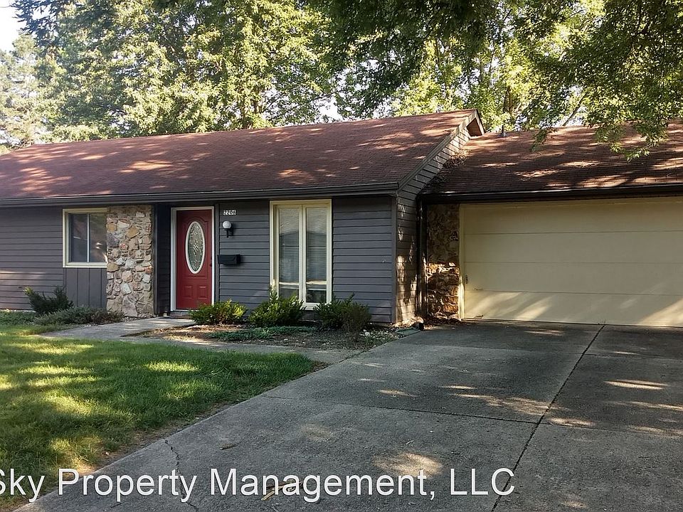 1st image of 2206 W Village Dr