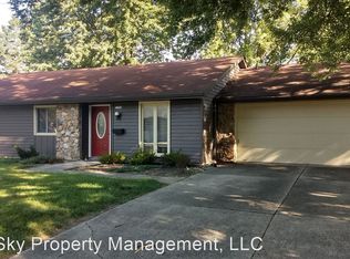 2206 W Village Dr, Muncie, IN 47304