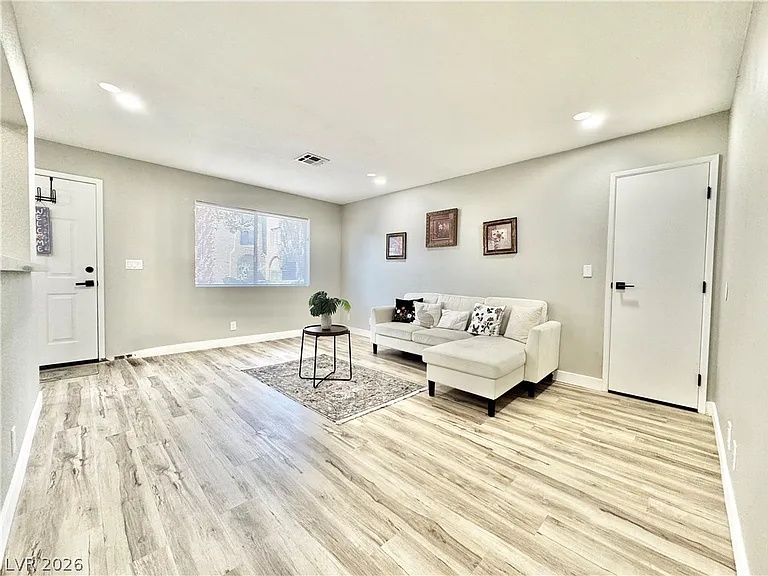 5181 Pioneer Ave #102 — Photo 4