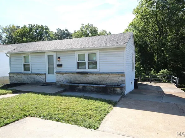 8916 Higginson Dr, Saint Louis, MO 63121
