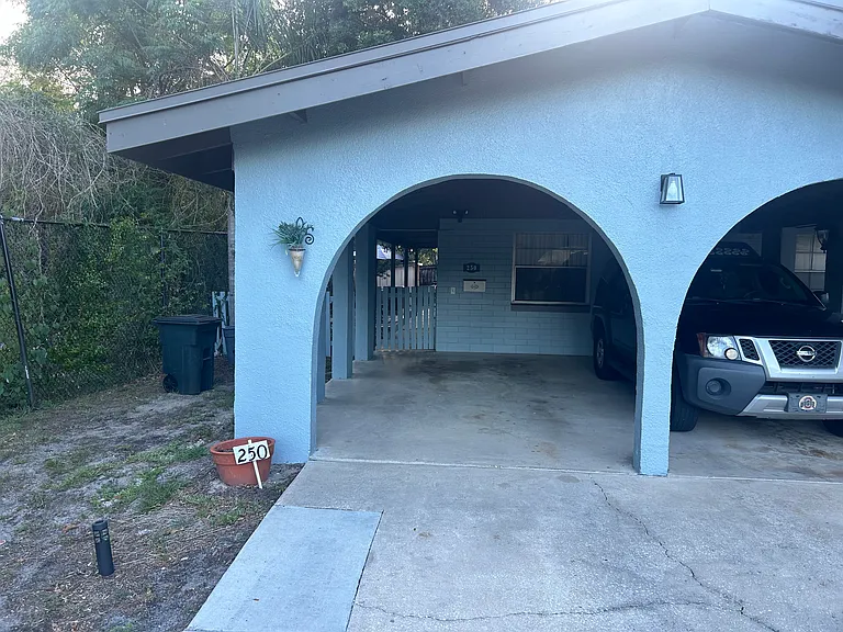 250 Cedarwood Dr — Photo 2