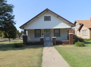 135 W 5th St, Russell, KS 67665