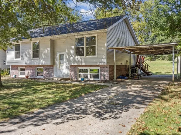 104 Therese Ave, Anamosa, IA 52205