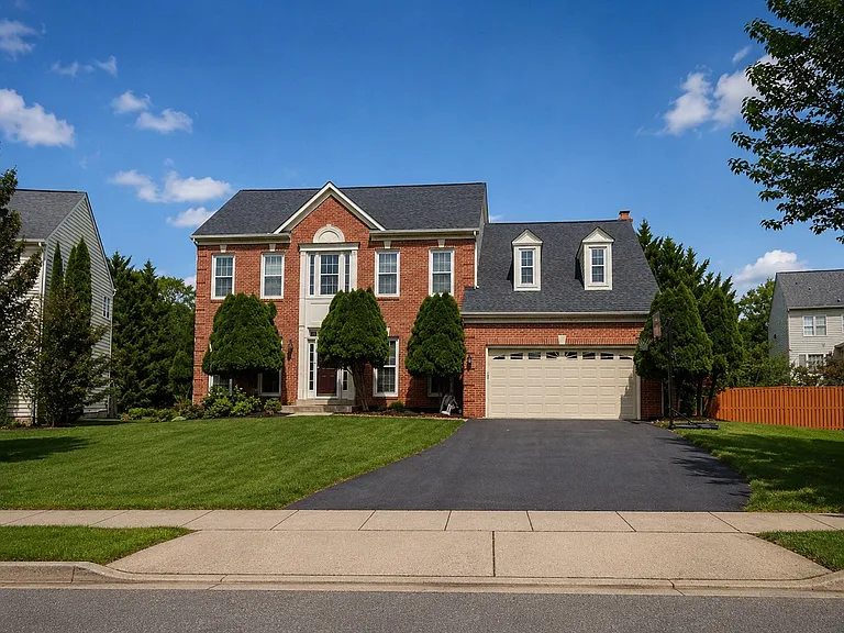 10804 Maplecrest Ln — Photo 1
