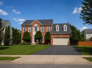 10804 Maplecrest Ln, Rockville, MD 20854