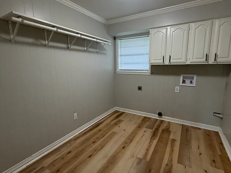 404 Brookwood Dr — Photo 10