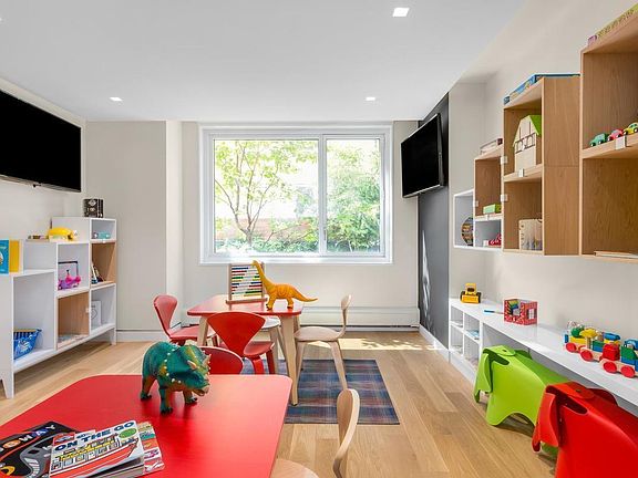 5th image of 301 W 53rd St APT 25J