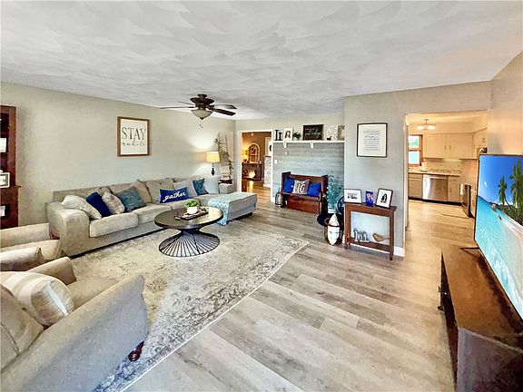 2nd image of 768 Gardenwood Dr