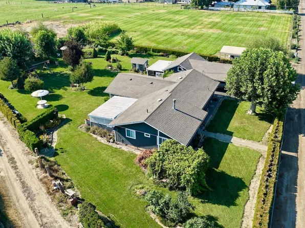 400 Dayton Rd, Grandview, WA 98930