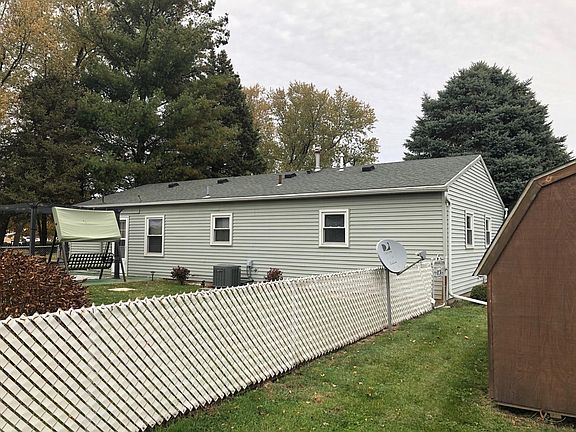 2nd image of 1746 Meadow Dr