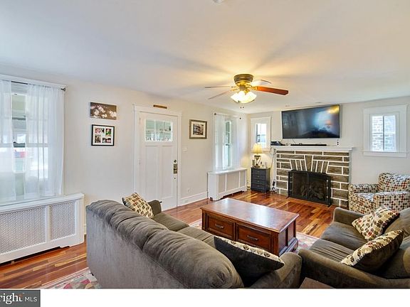 3rd image of 739 Morgan Ave