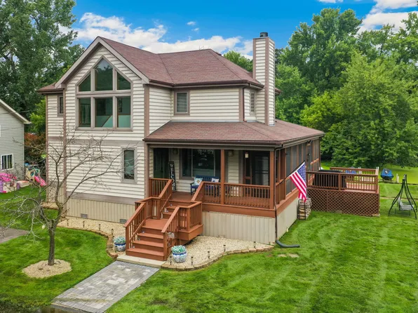 25138 W Lake Ave, Ingleside, IL 60041