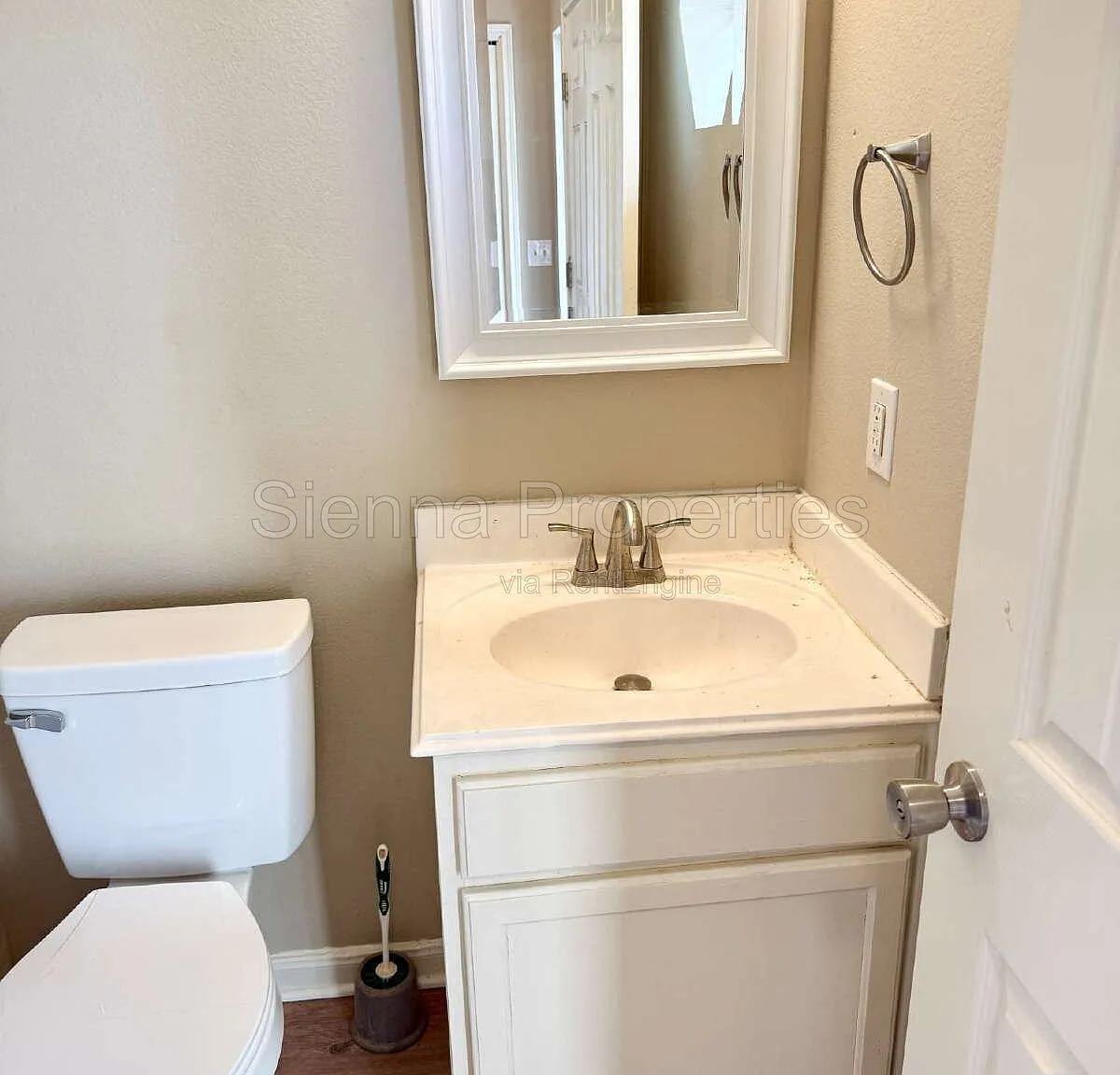 3 bed, 2.5 bath, 2020 sqft, $2,000 — Photo 3