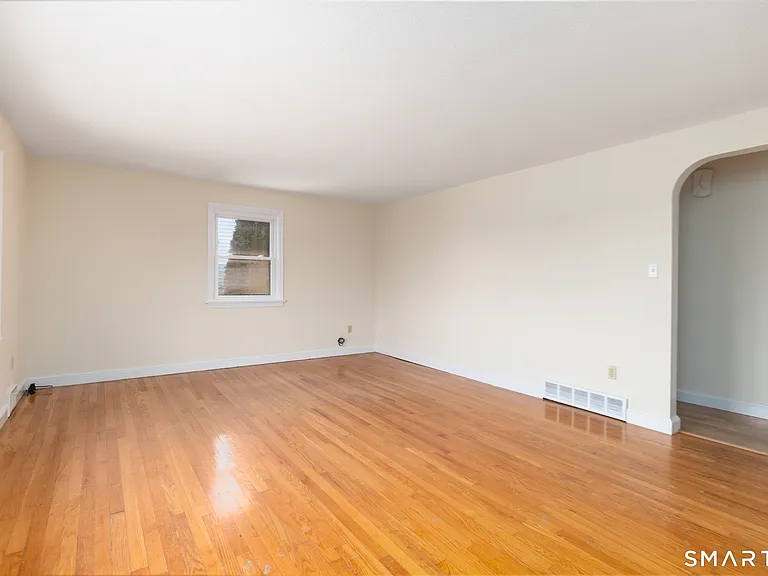 481 Bunker Hill Ave — Photo 4