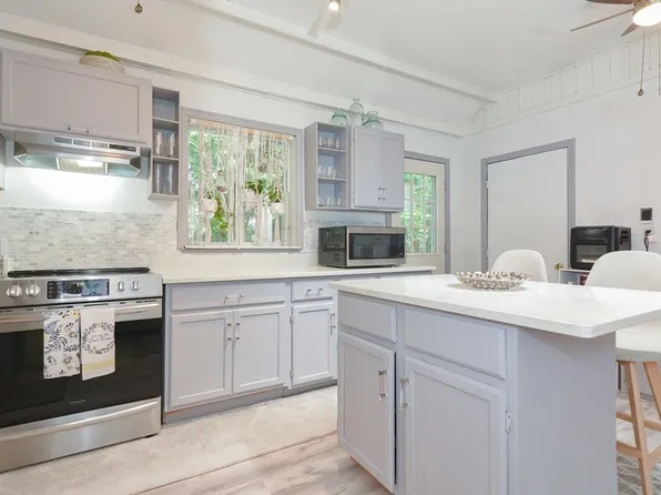 891 Pleasant St, Athol, MA 01331