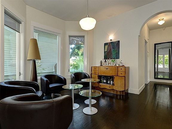Main floor alcove den~bar...A great little private area away from the main living room.