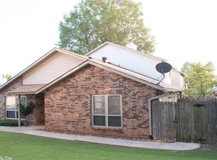18 Hampshire Cir, Little Rock, AR 72212