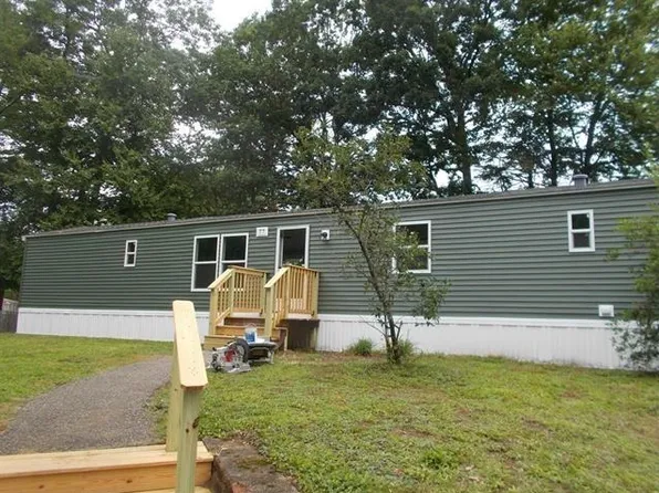 77 Royalcrest Park, Rochester, NH 03867